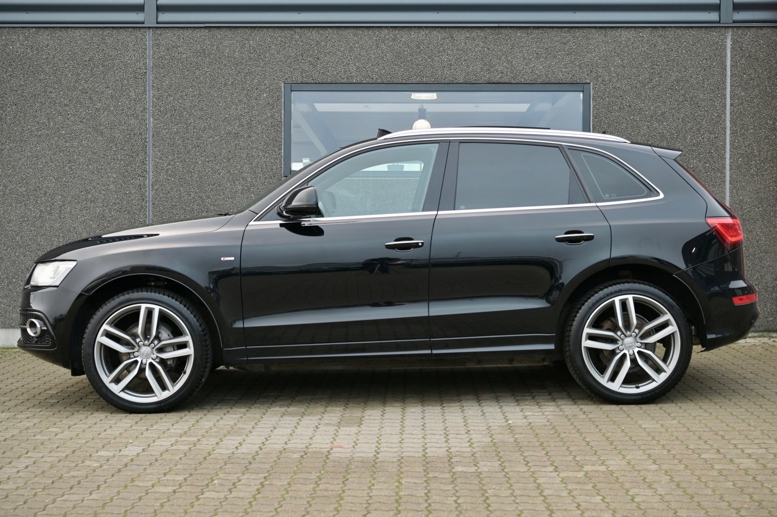 flexleasing-audi-q5-20-tdi-190-quattro-s-tr-van-5d-findleasing