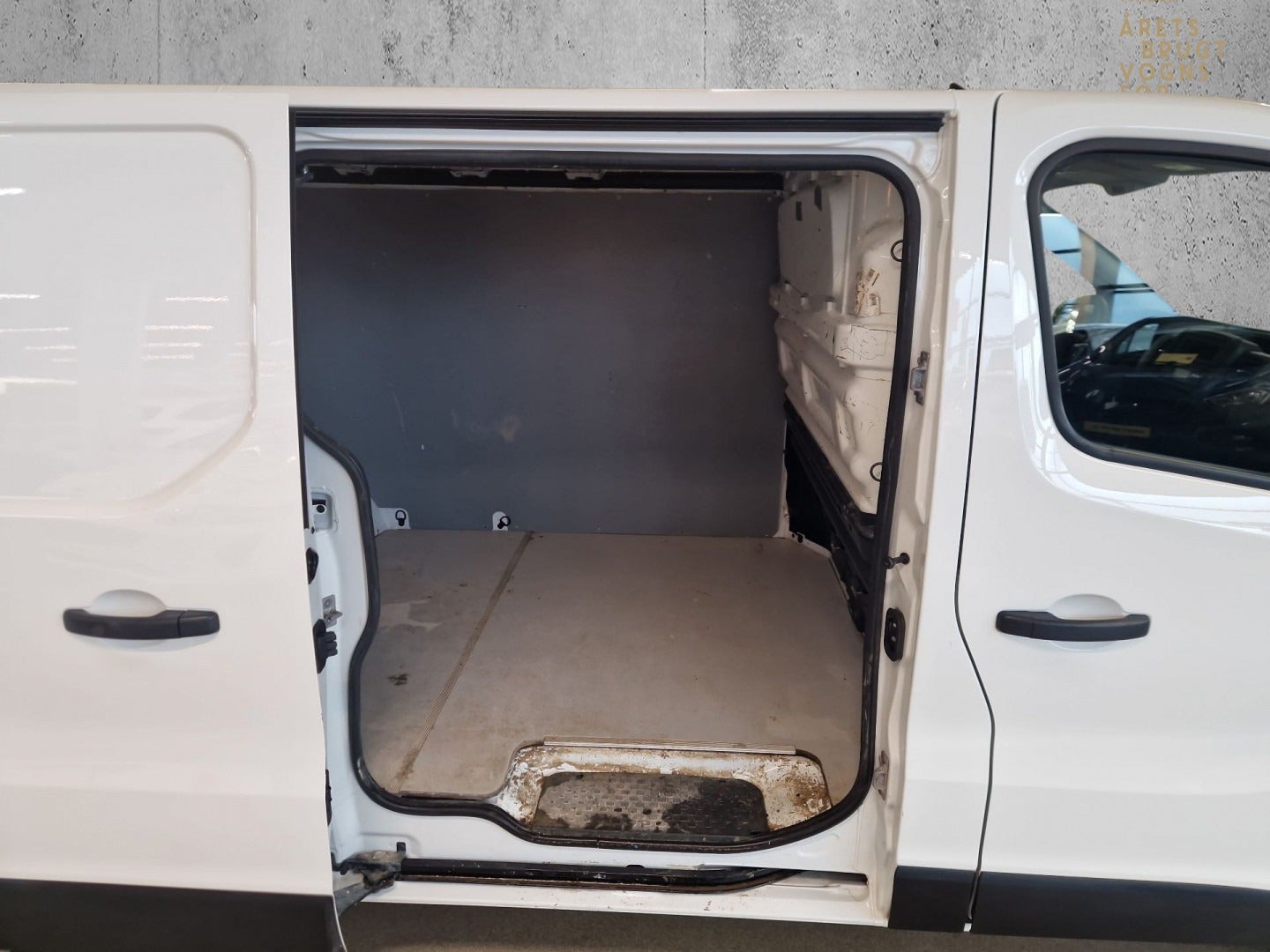 flexleasing-nissan-nv300-16-dci-95-l2h1-comfort-van-findleasing