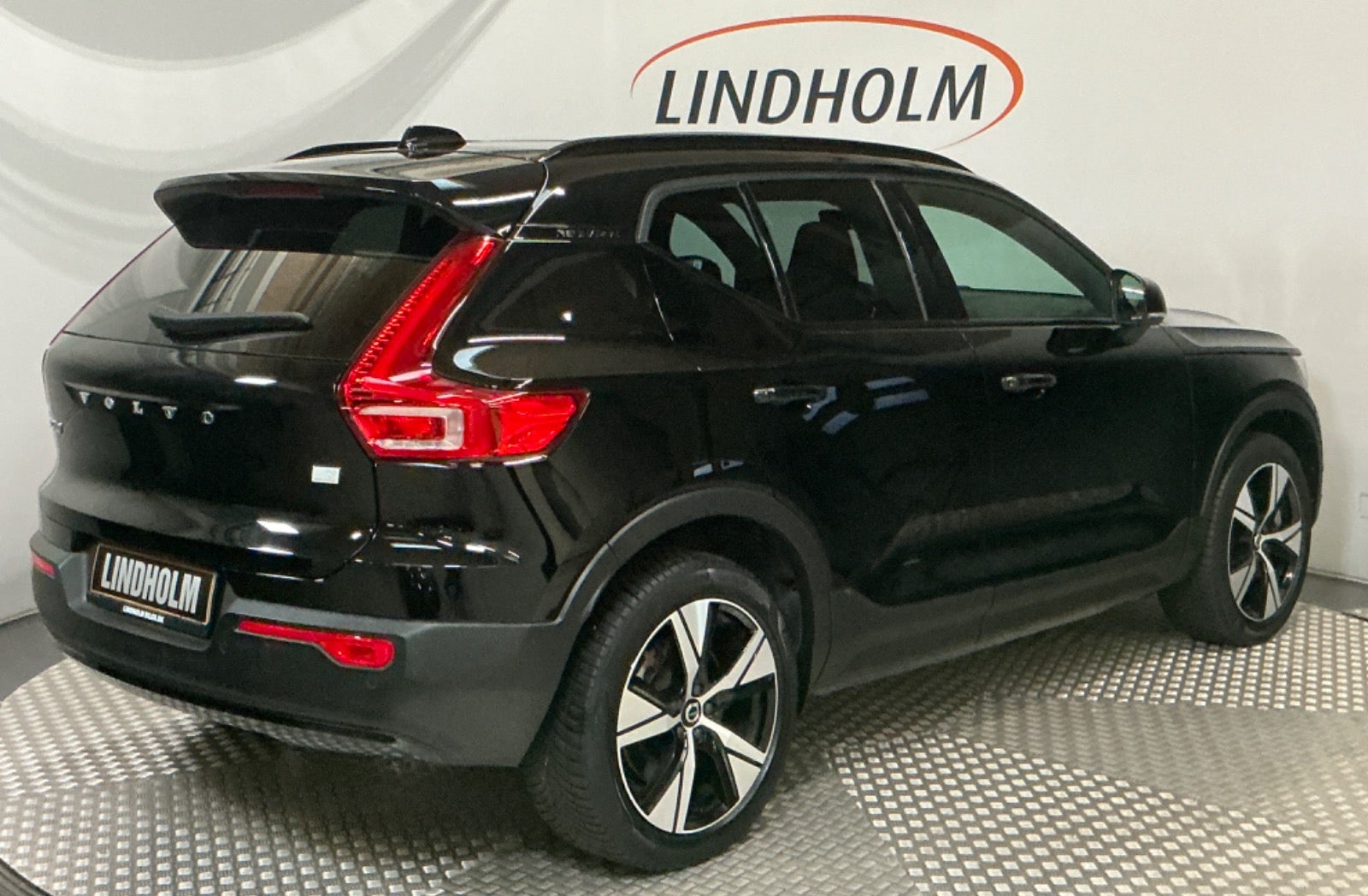 flexleasing-volvo-xc40-p8-recharge-twin-pro-5d-findleasing