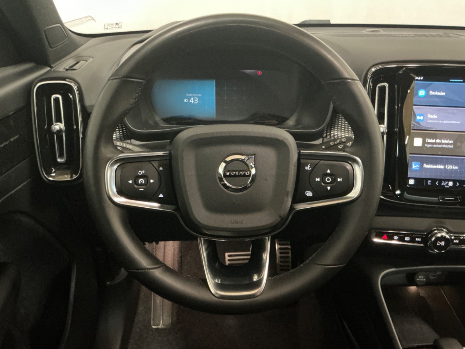 flexleasing-volvo-xc40-p8-recharge-twin-pro-5d-findleasing