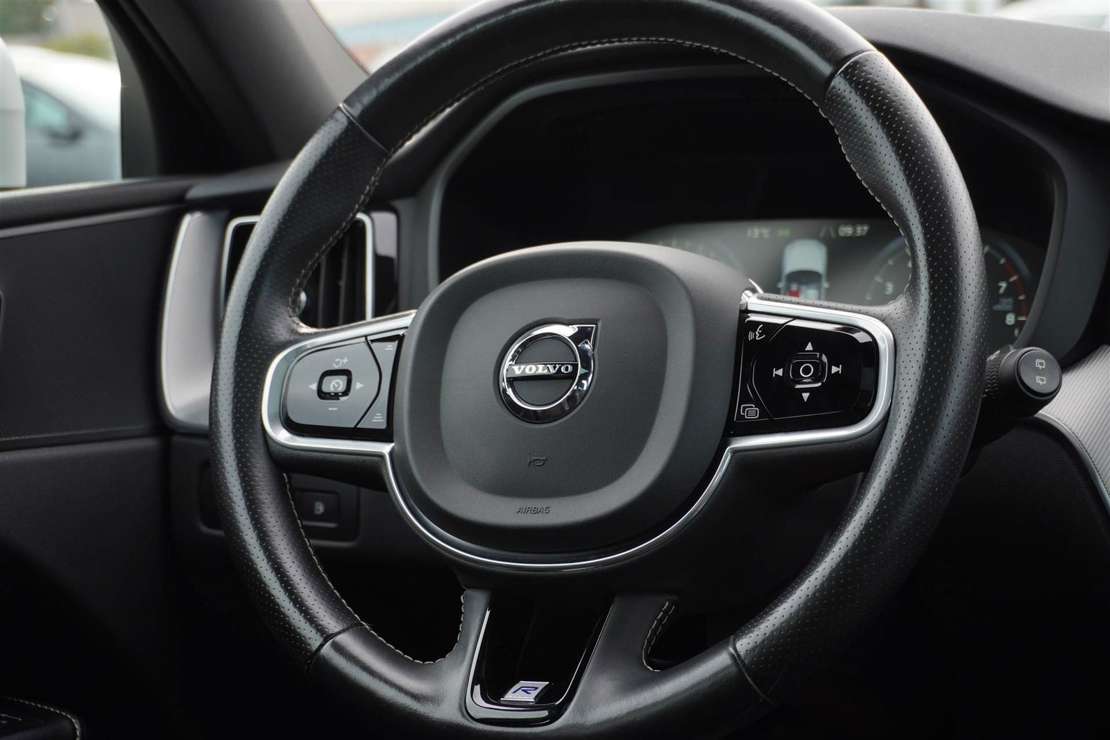 flexleasing-volvo-xc60-20-t8-407-r-design-aut-awd-5d-findleasing