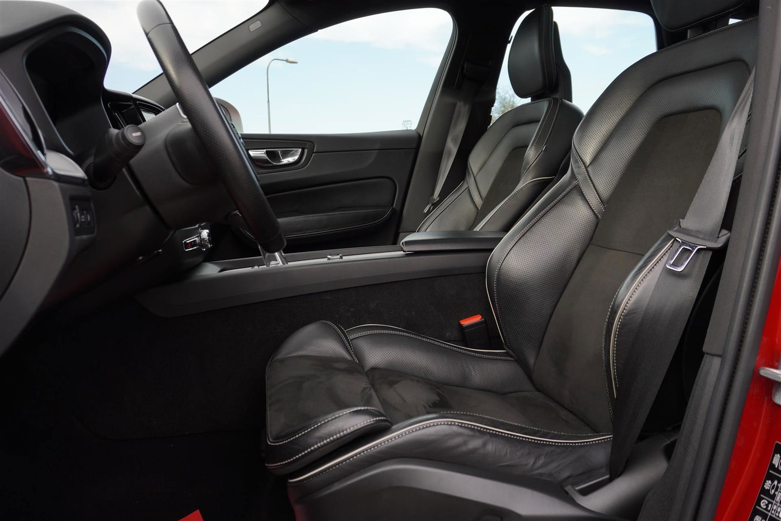 flexleasing-volvo-xc60-20-t8-407-r-design-aut-awd-5d-findleasing