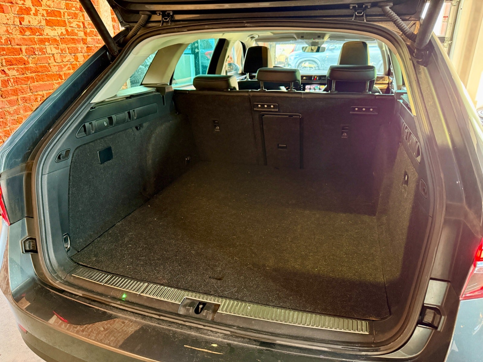 flexleasing-skoda-superb-14-tsi-iv-style-combi-dsg-5d-findleasing