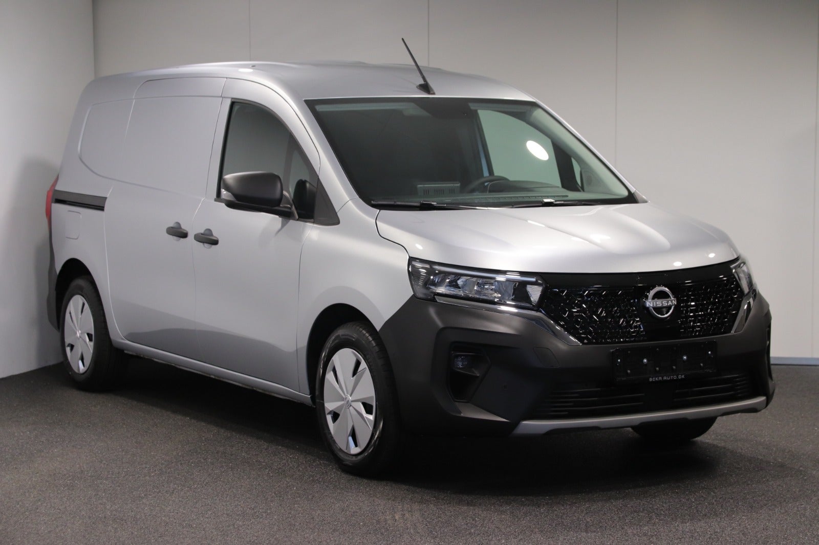 flexleasing-nissan-100-townstar-45-n-connecta-l2h1-findleasing