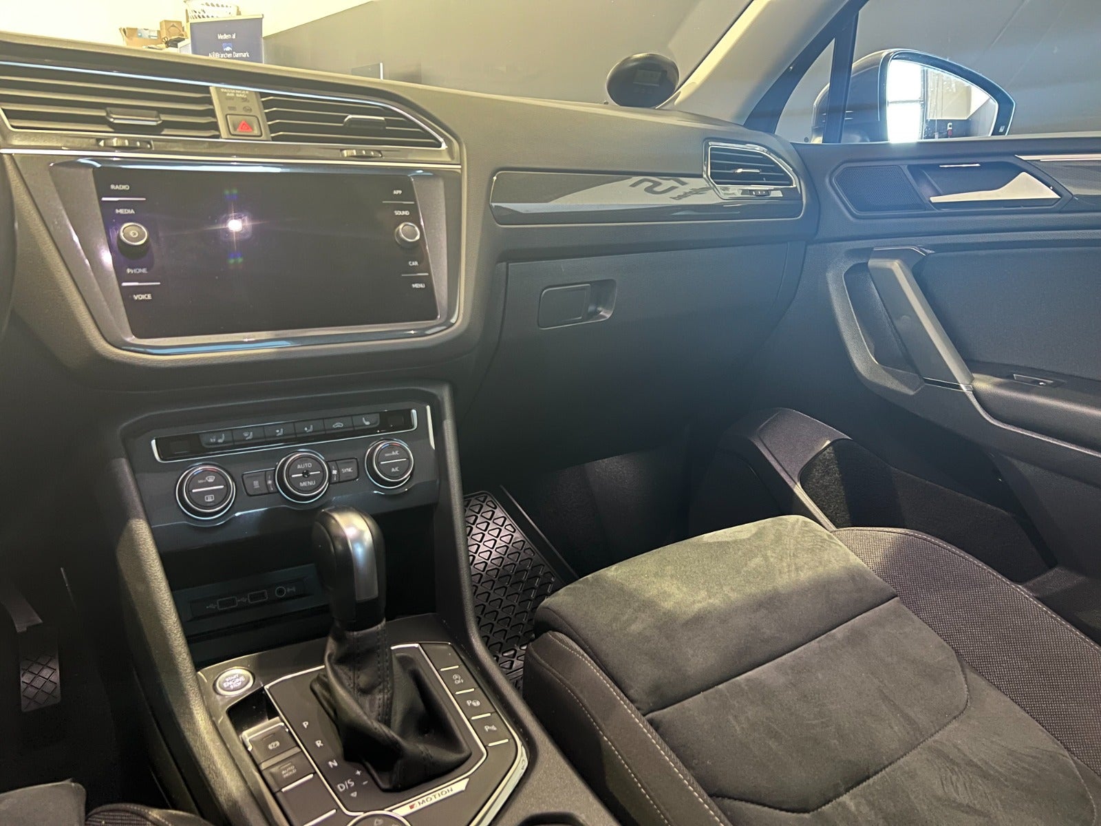 flexleasing-vw-tiguan-20-tdi-190-r-line-dsg-4motion-5d-findleasing