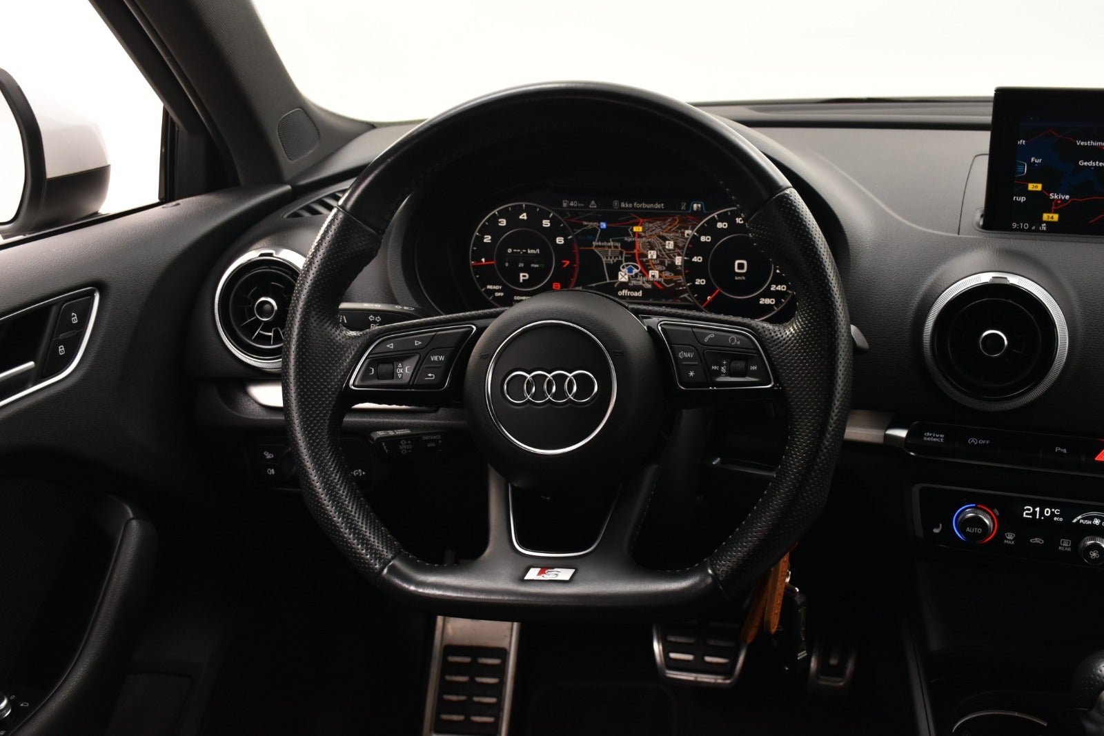 flexleasing-audi-a3-15-tfsi-150-s-line-sportback-s-tr-5d-findleasing