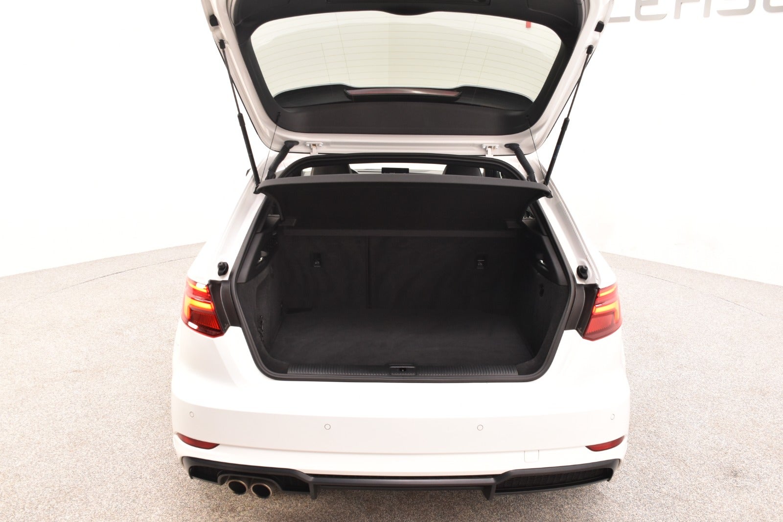 flexleasing-audi-a3-15-tfsi-150-s-line-sportback-s-tr-5d-findleasing