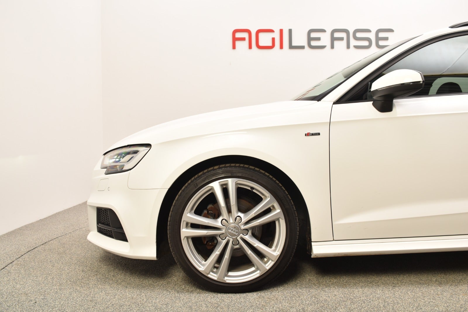 flexleasing-audi-a3-15-tfsi-150-s-line-sportback-s-tr-5d-findleasing