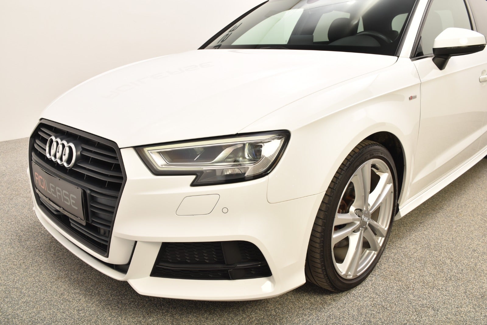 flexleasing-audi-a3-15-tfsi-150-s-line-sportback-s-tr-5d-findleasing
