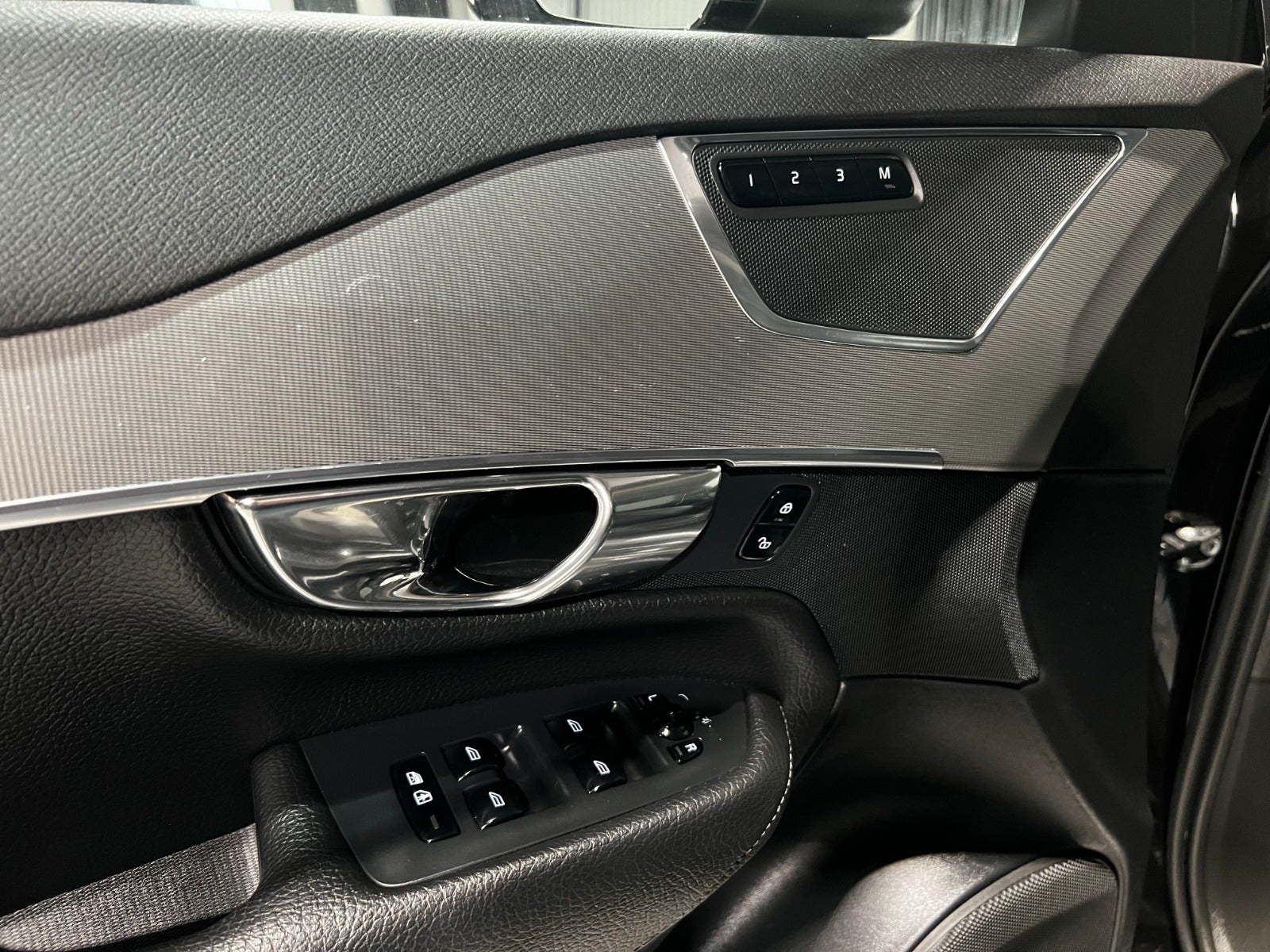 flexleasing-volvo-xc90-20-t8-407-inscription-aut-awd-7prs-5d-findleasing