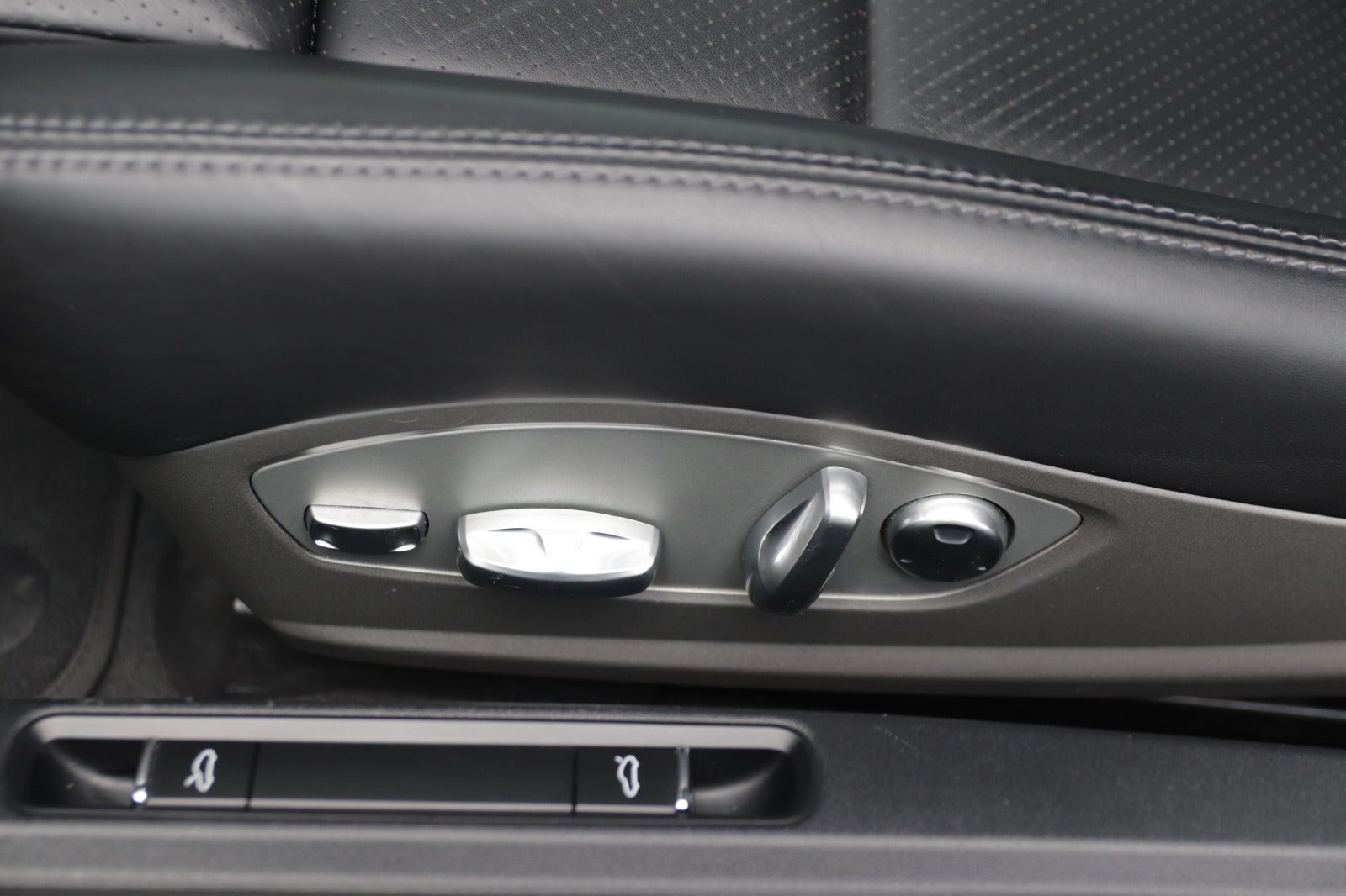 flexleasing-porsche-911-carrera-30-coupe-pdk-2d-findleasing