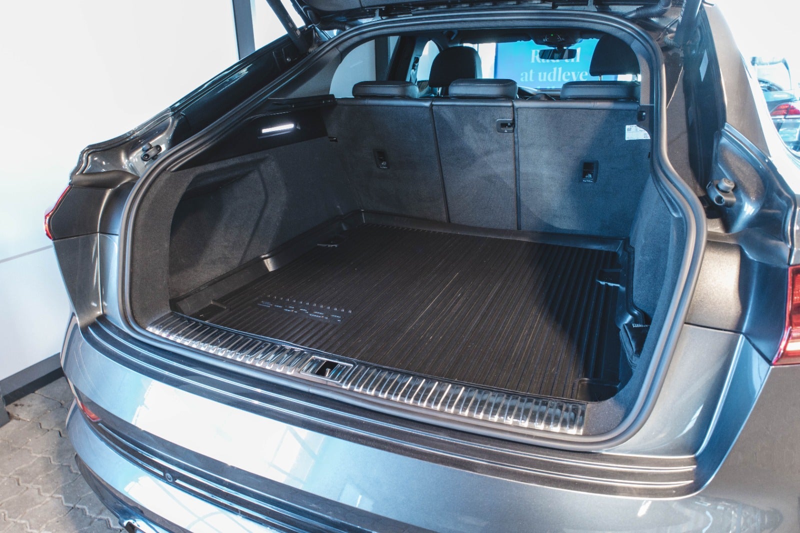 flexleasing-audi-e-tron-55-s-line-quattro-5d-findleasing
