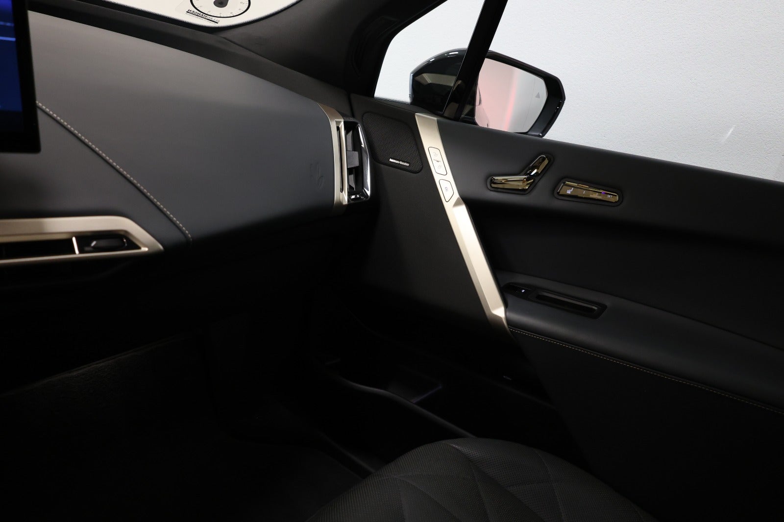 flexleasing-bmw-ix-m60-xdrive40-sport-5d-findleasing
