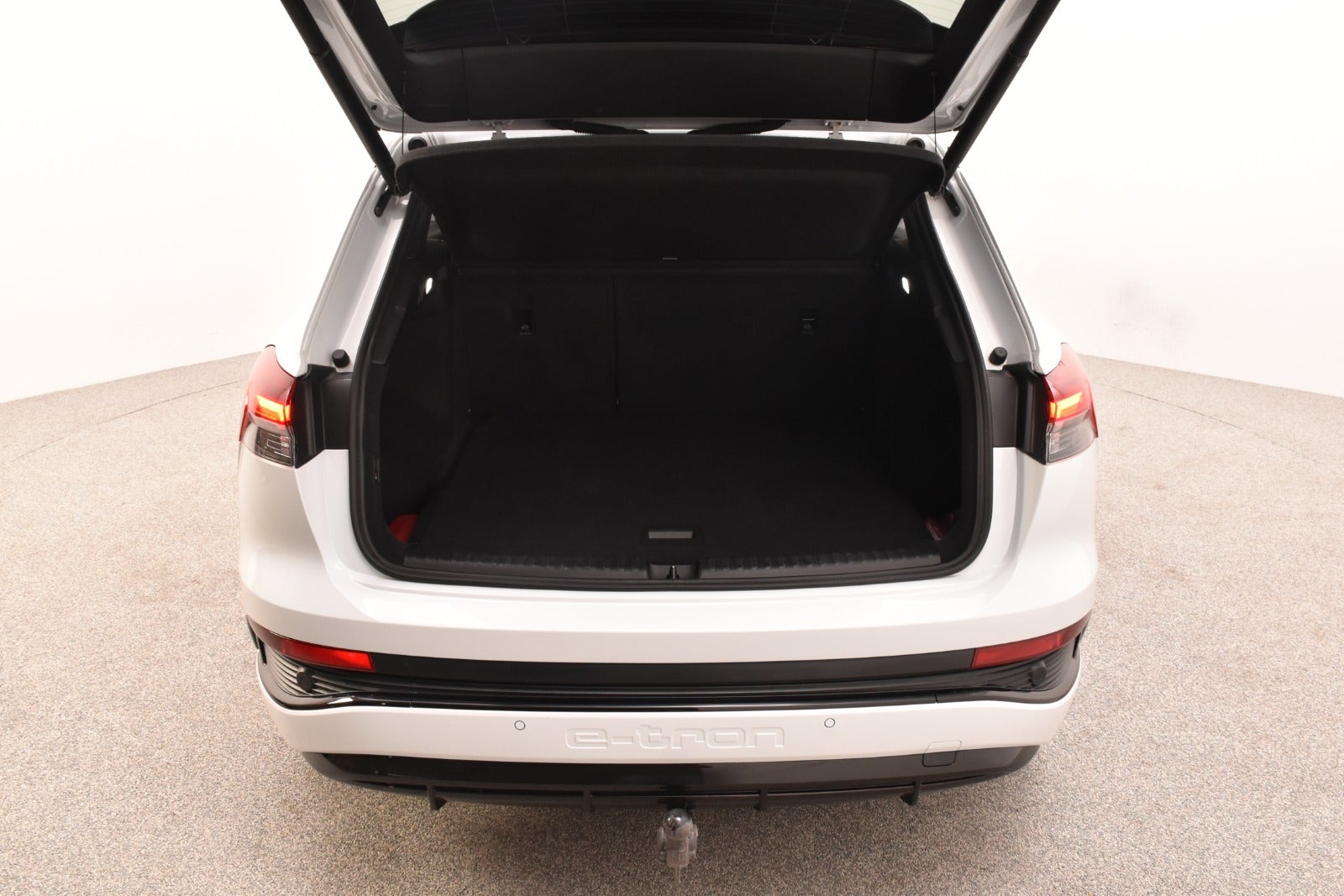 flexleasing-audi-q4-e-tron-40-s-line-5d-findleasing