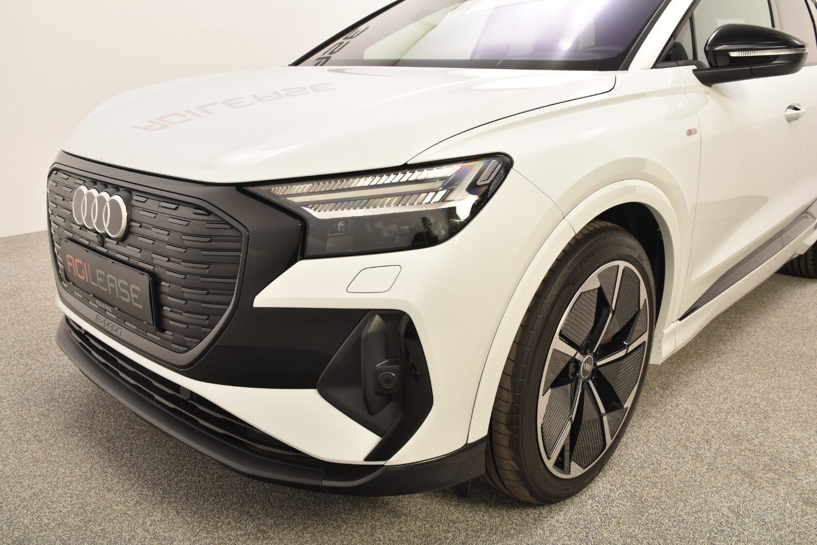 flexleasing-audi-q4-e-tron-40-s-line-5d-findleasing