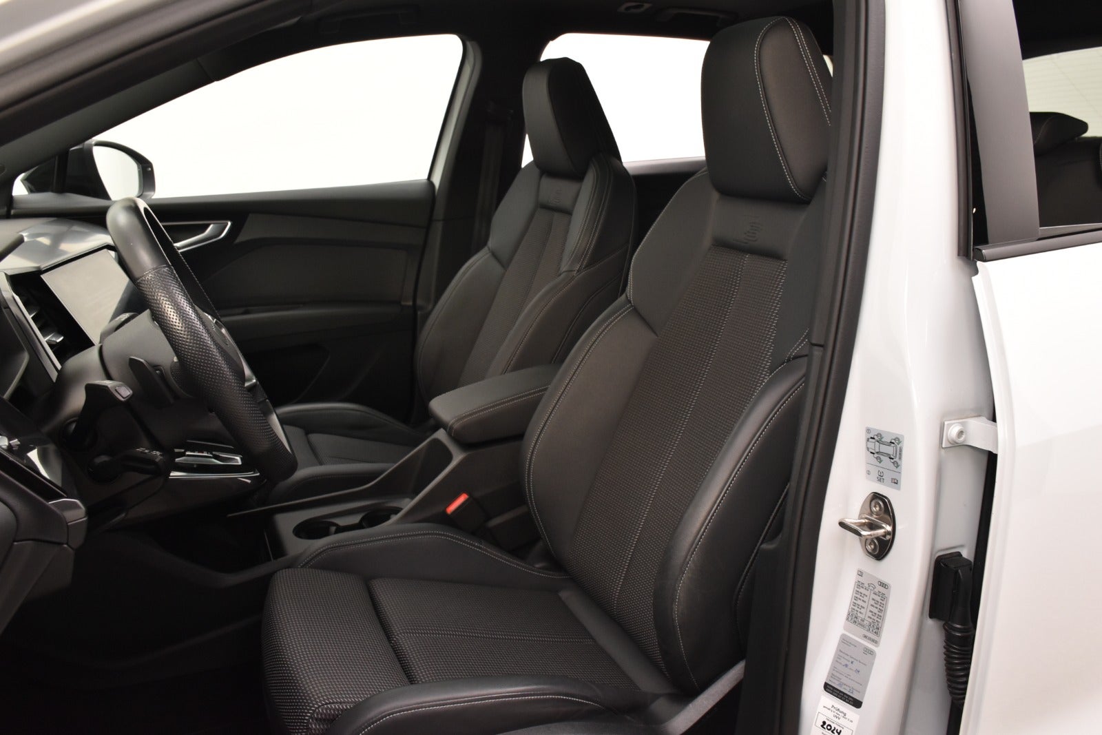 flexleasing-audi-q4-e-tron-40-s-line-5d-findleasing