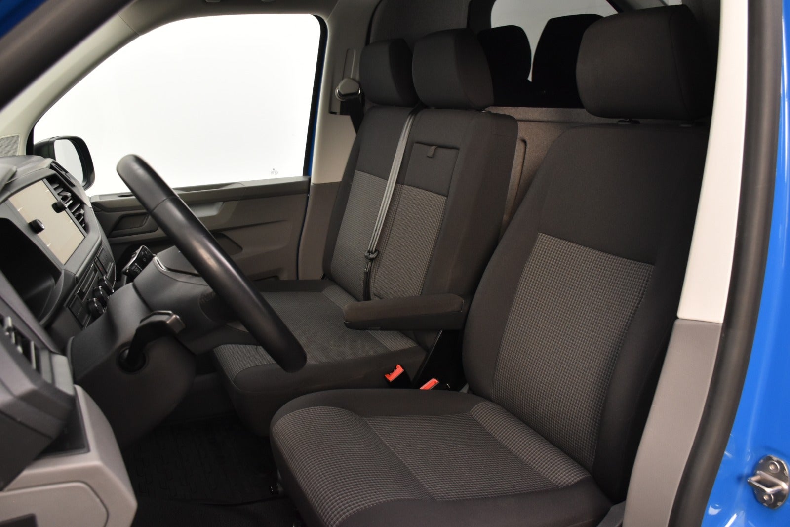 flexleasing-vw-transporter-20-tdi-150-kassevogn-dsg-lang-findleasing
