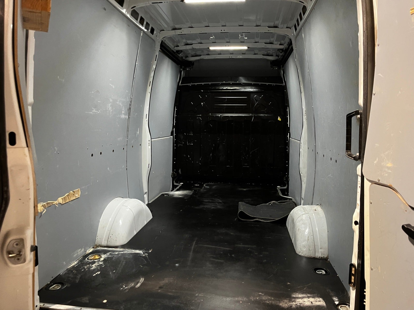 flexleasing-iveco-daily-23-35s16-12m3-van-ag8-findleasing