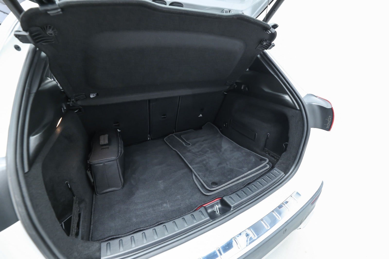 flexleasing-mercedes-gla250-e-13-progressive-aut-5d-findleasing