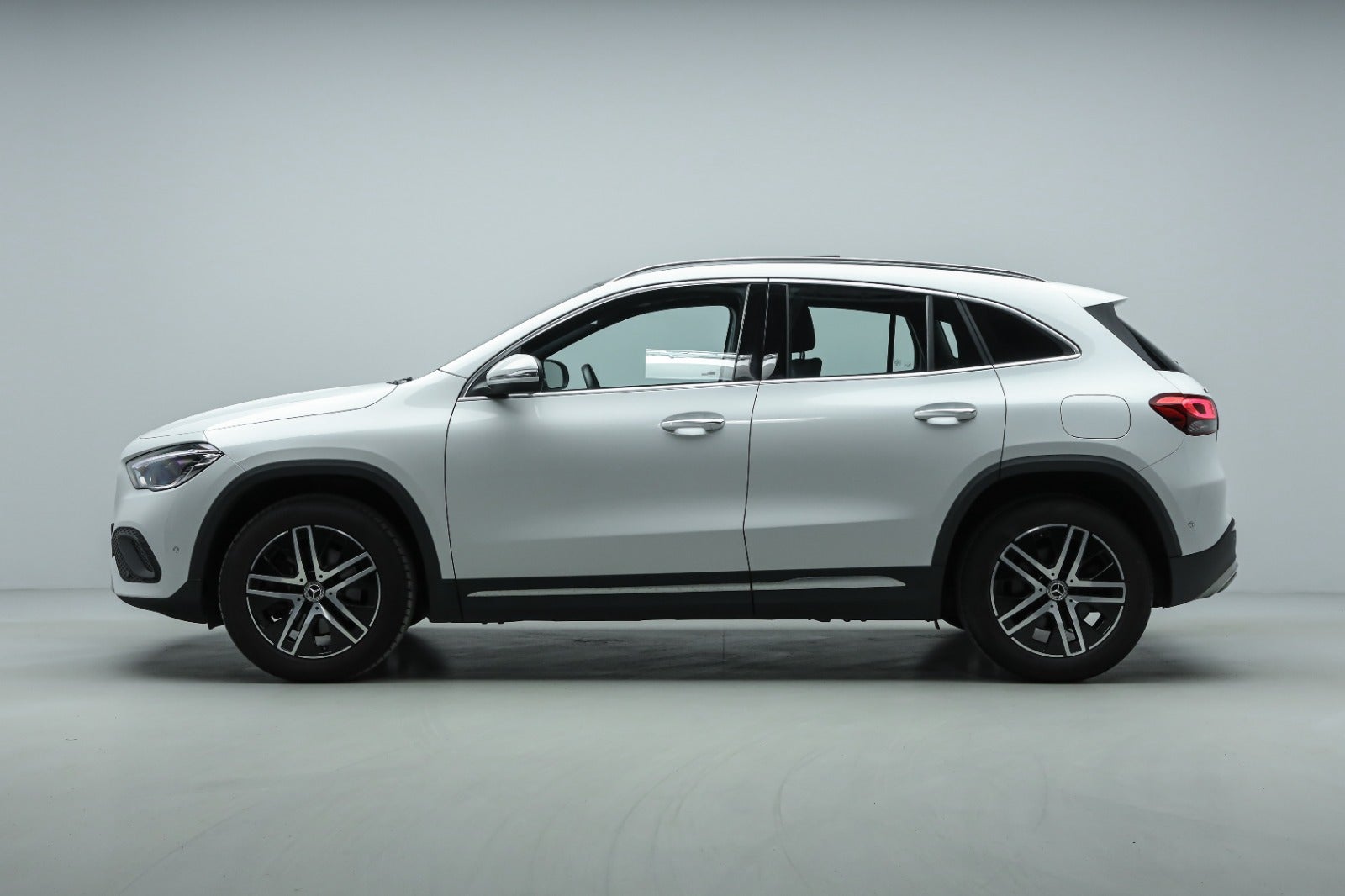 flexleasing-mercedes-gla250-e-13-progressive-aut-5d-findleasing