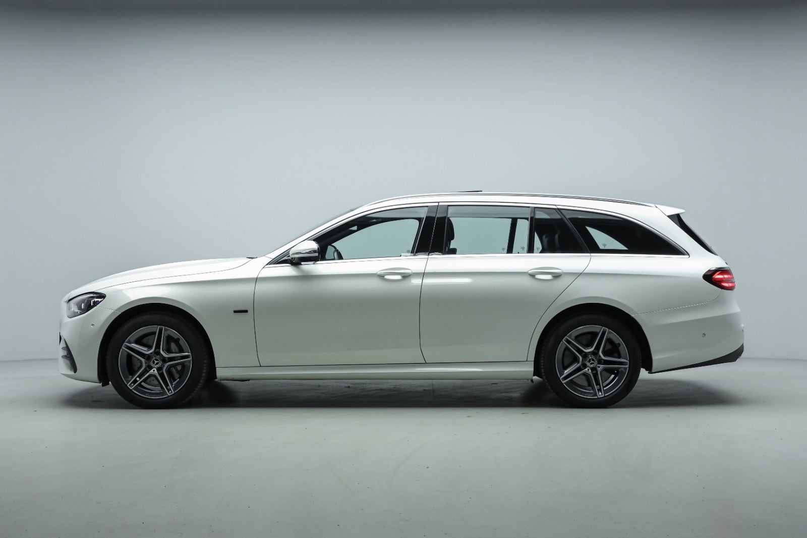 flexleasing-mercedes-e300-de-20-amg-line-stc-aut-4matic-5d-findleasing