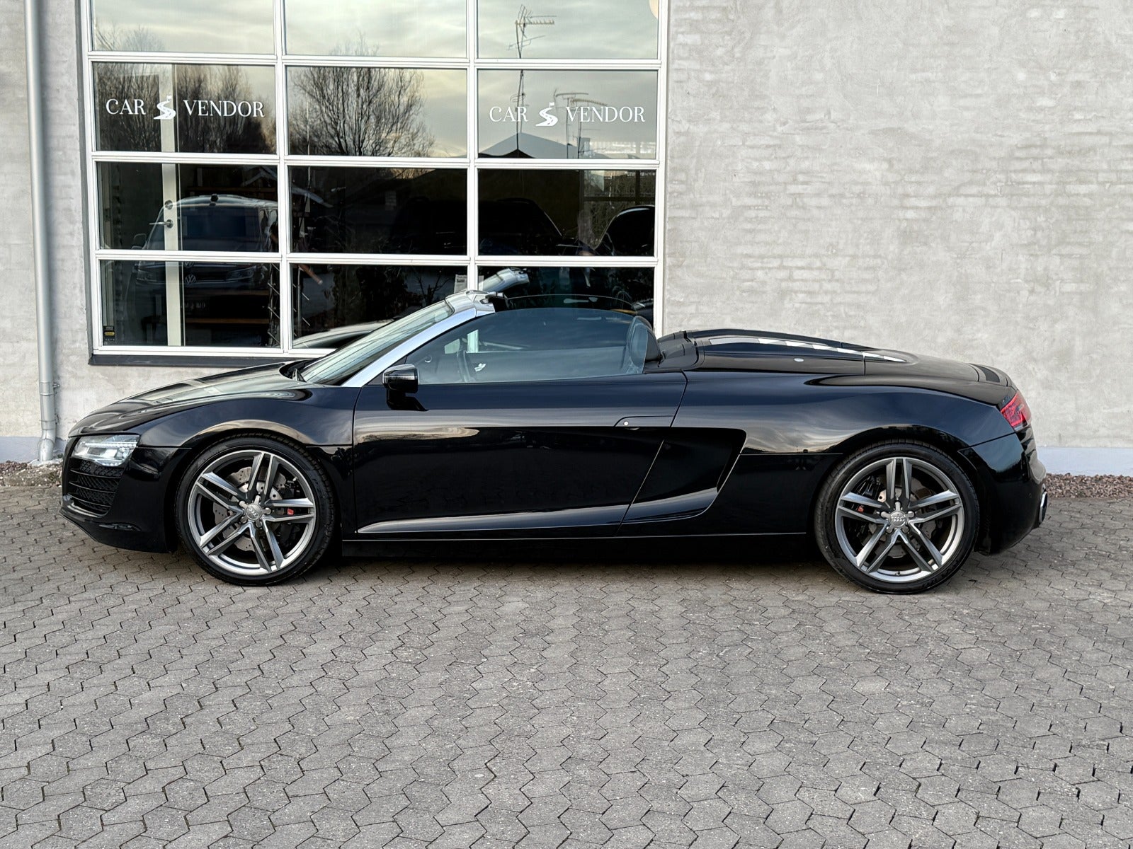 flexleasing-audi-r8-42-fsi-spyder-quattro-s-tr-2d-findleasing