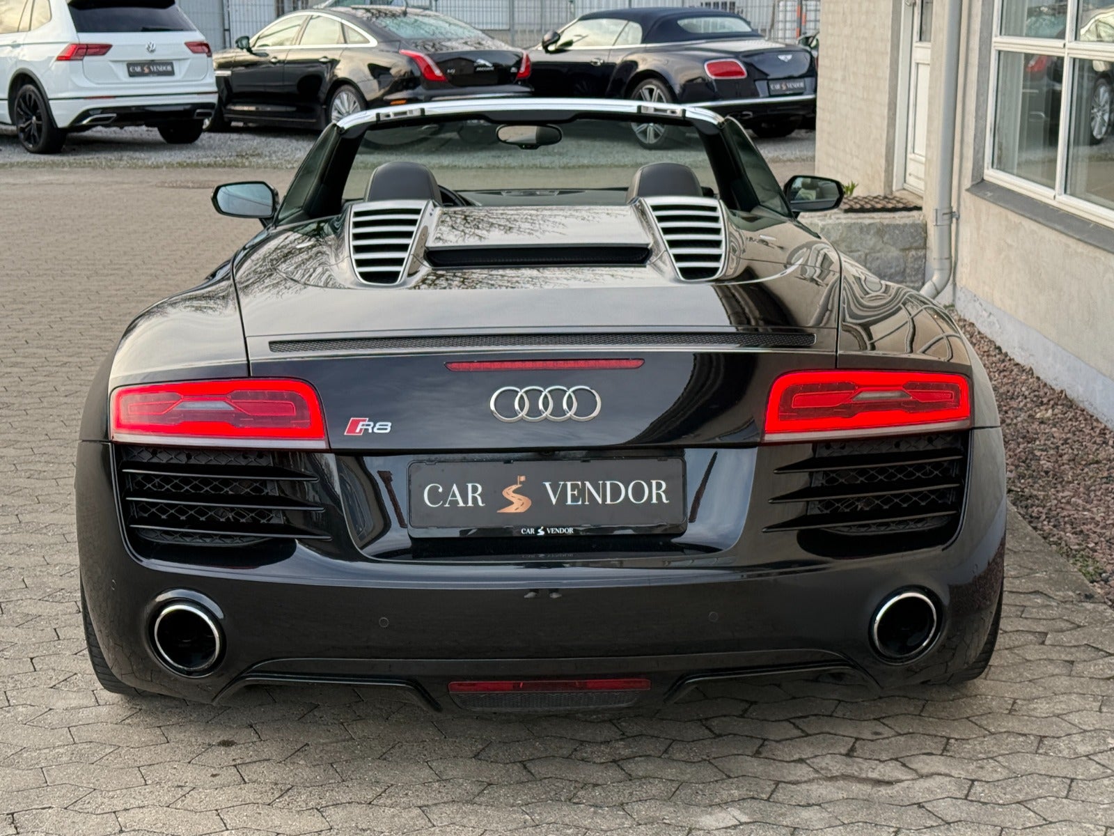 flexleasing-audi-r8-42-fsi-spyder-quattro-s-tr-2d-findleasing