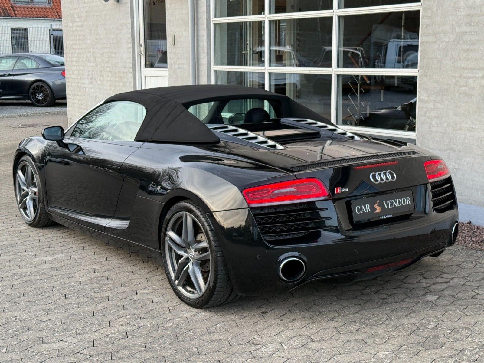 flexleasing-audi-r8-42-fsi-spyder-quattro-s-tr-2d-findleasing
