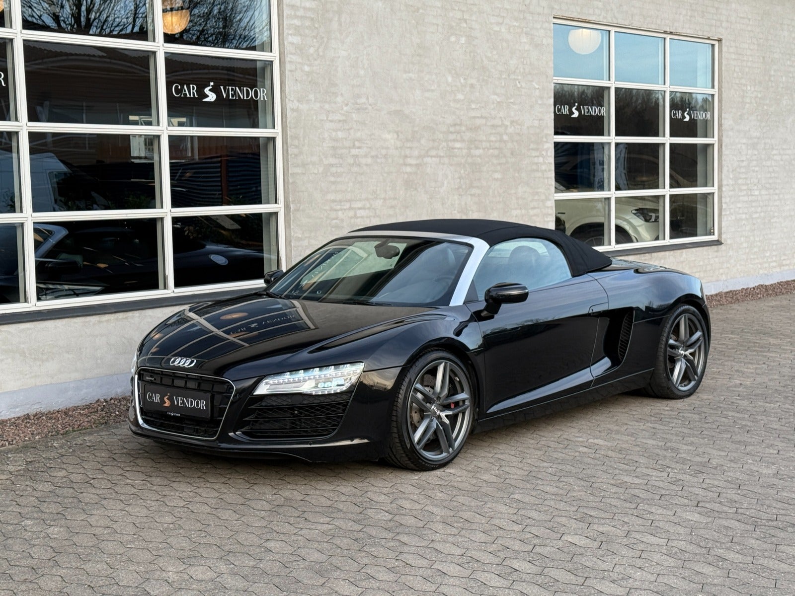 flexleasing-audi-r8-42-fsi-spyder-quattro-s-tr-2d-findleasing