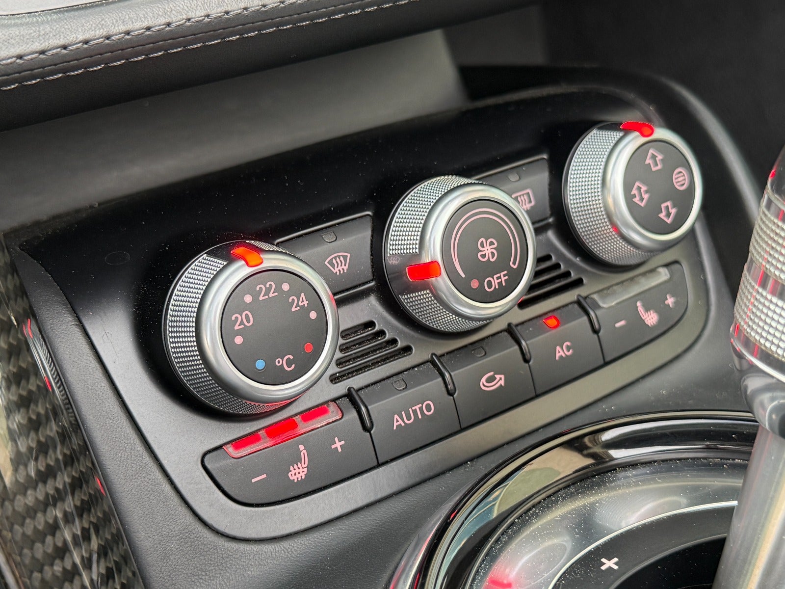 flexleasing-audi-r8-42-fsi-spyder-quattro-s-tr-2d-findleasing
