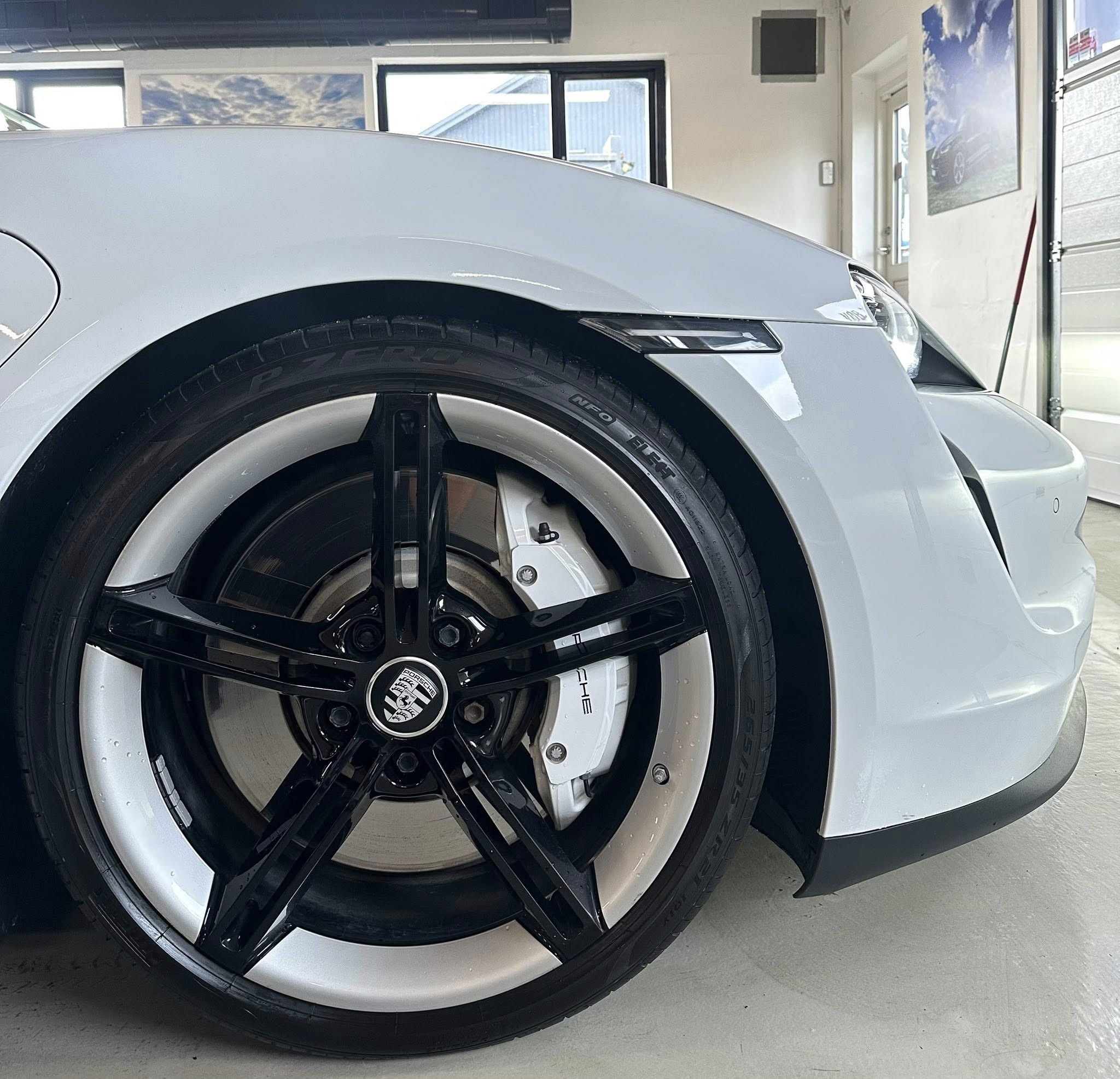 flexleasing-porsche-taycan-performance-plus-934-kwh-476-hk-findleasing