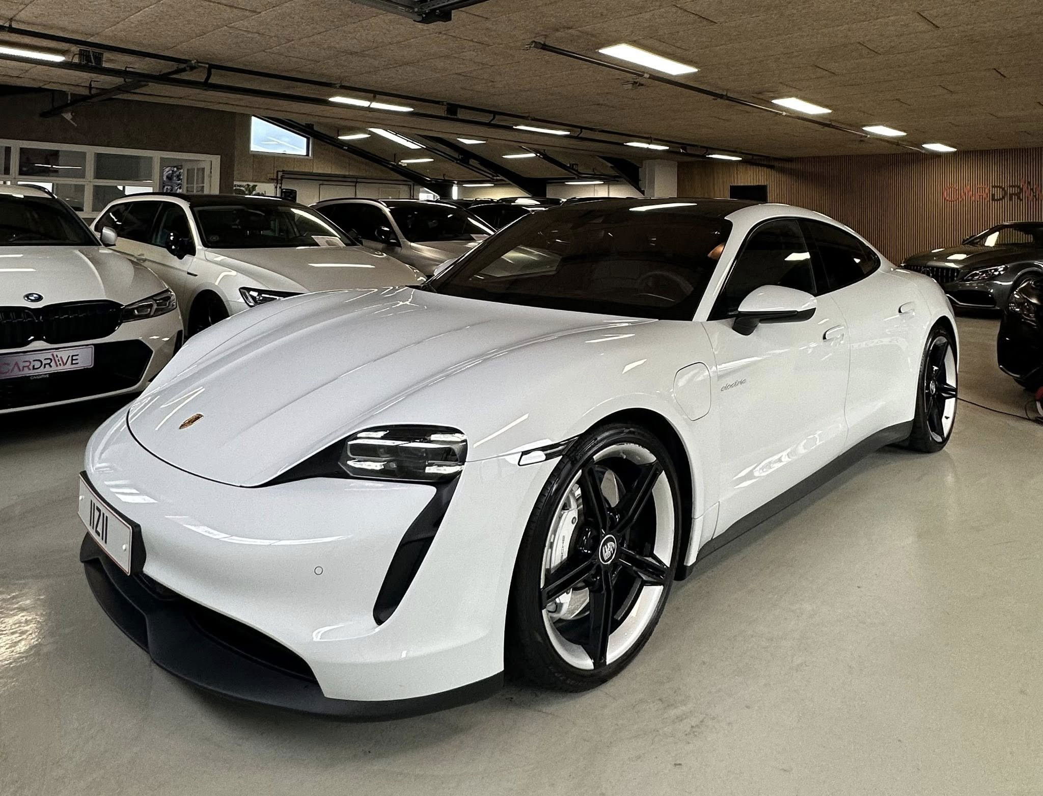 flexleasing-porsche-taycan-performance-plus-934-kwh-476-hk-findleasing