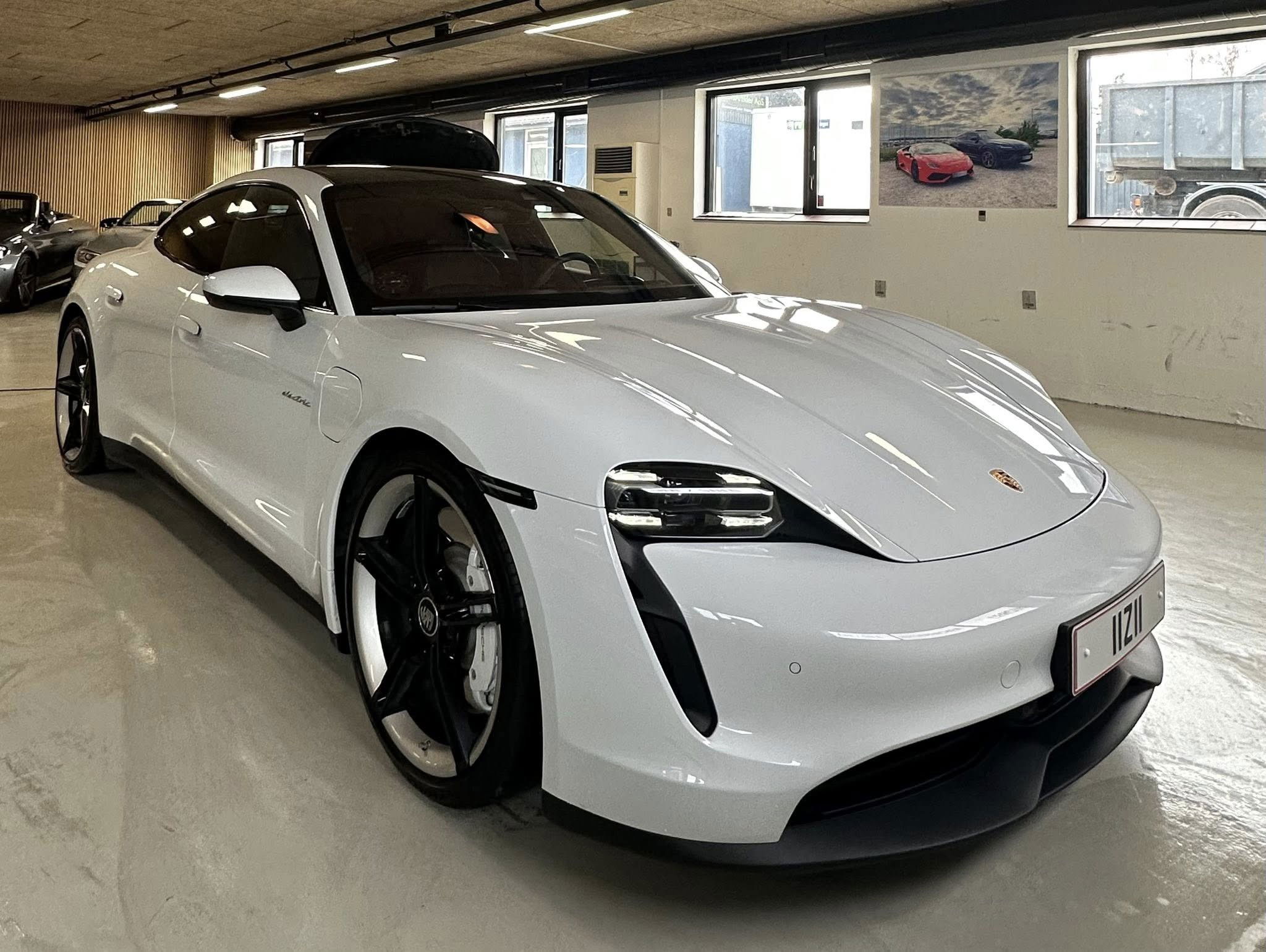 flexleasing-porsche-taycan-performance-plus-934-kwh-476-hk-findleasing