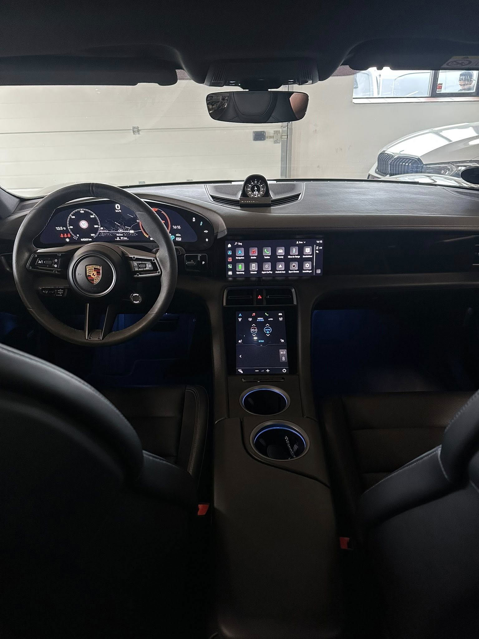 flexleasing-porsche-taycan-performance-plus-934-kwh-476-hk-findleasing