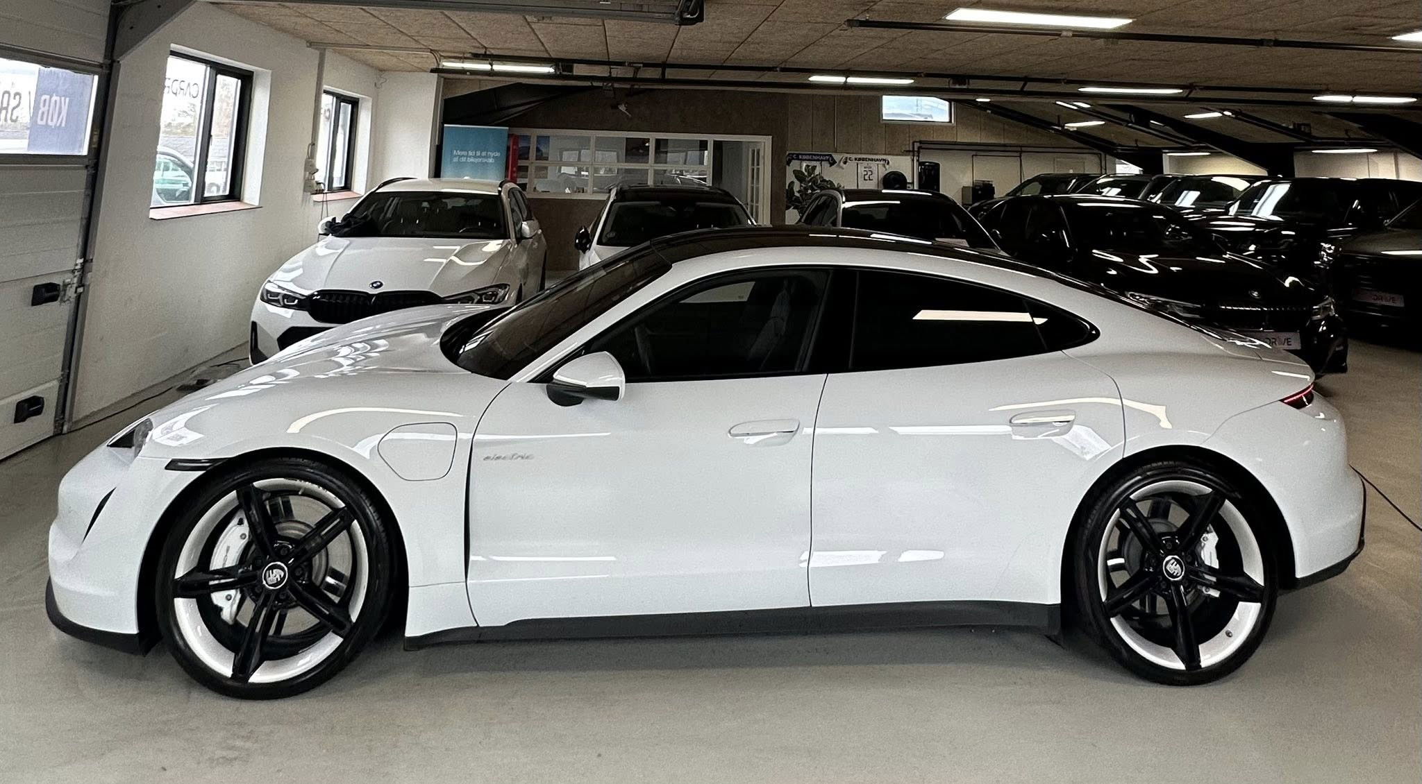 flexleasing-porsche-taycan-performance-plus-934-kwh-476-hk-findleasing