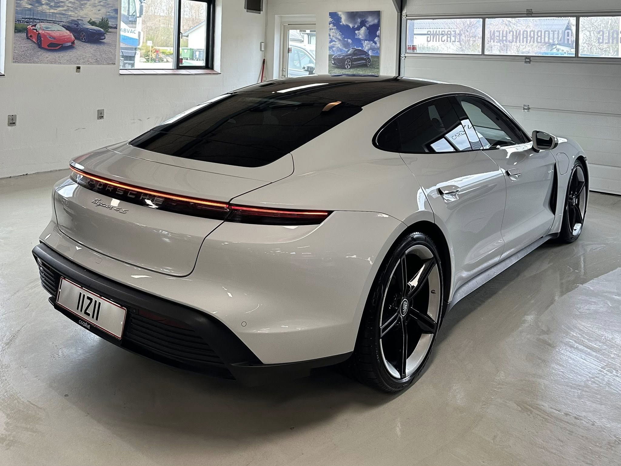 flexleasing-porsche-taycan-performance-plus-934-kwh-476-hk-findleasing