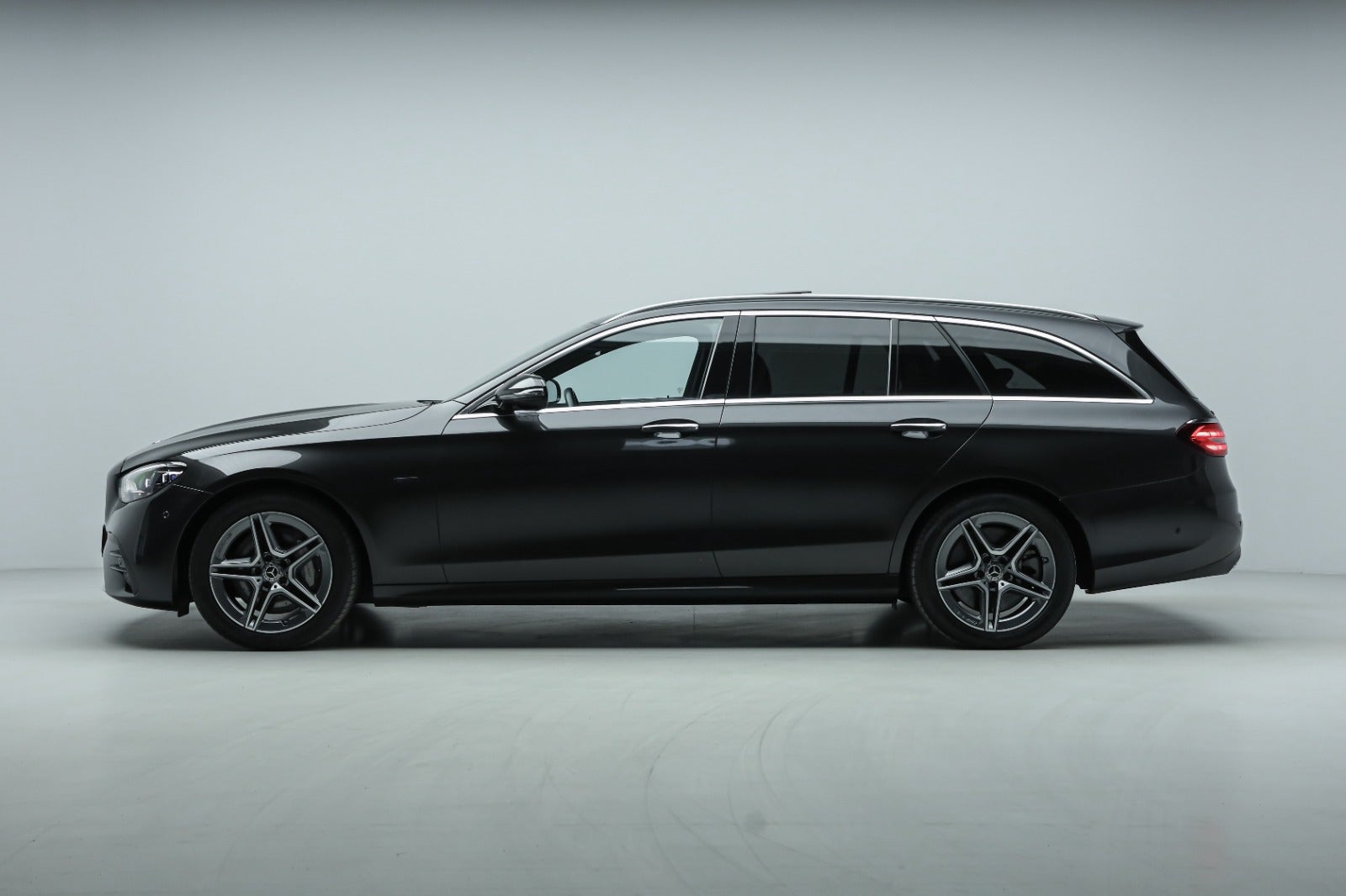 flexleasing-mercedes-e300-de-20-amg-line-stc-aut-5d-findleasing