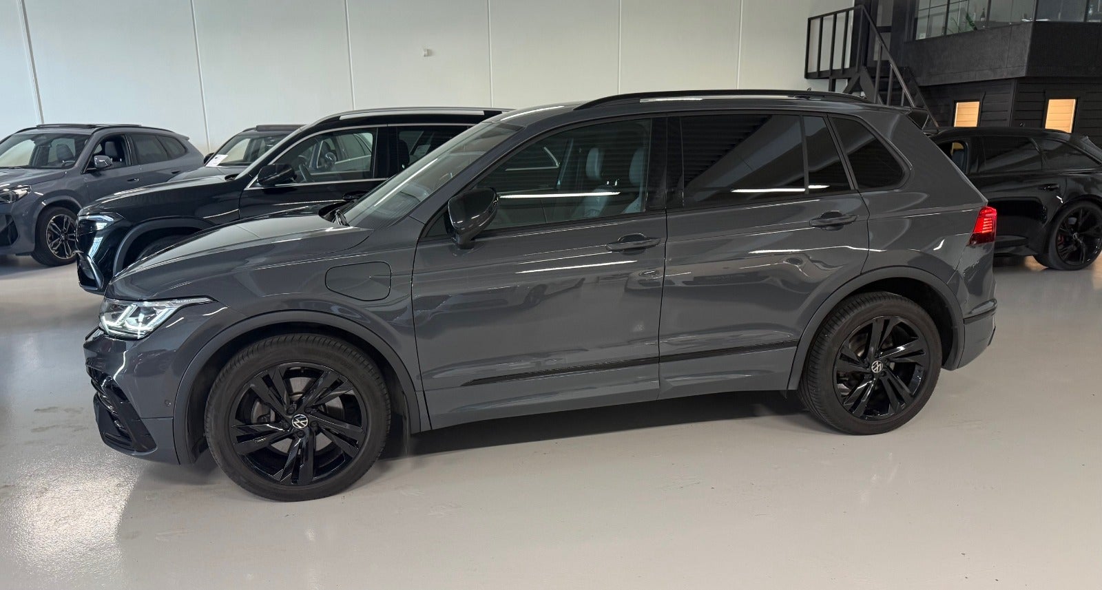 flexleasing-vw-tiguan-14-ehybrid-r-line-dsg-5d-findleasing