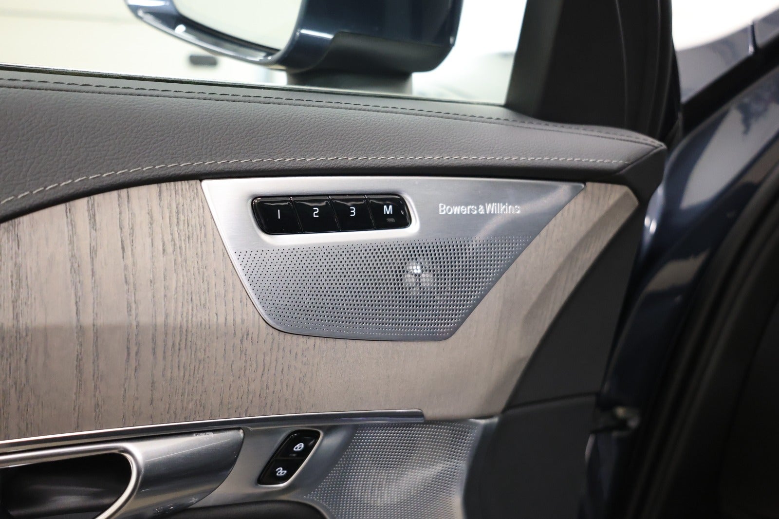 flexleasing-volvo-xc90-20-t8-recharge-inscription-aut-awd-7prs-5d-findleasing