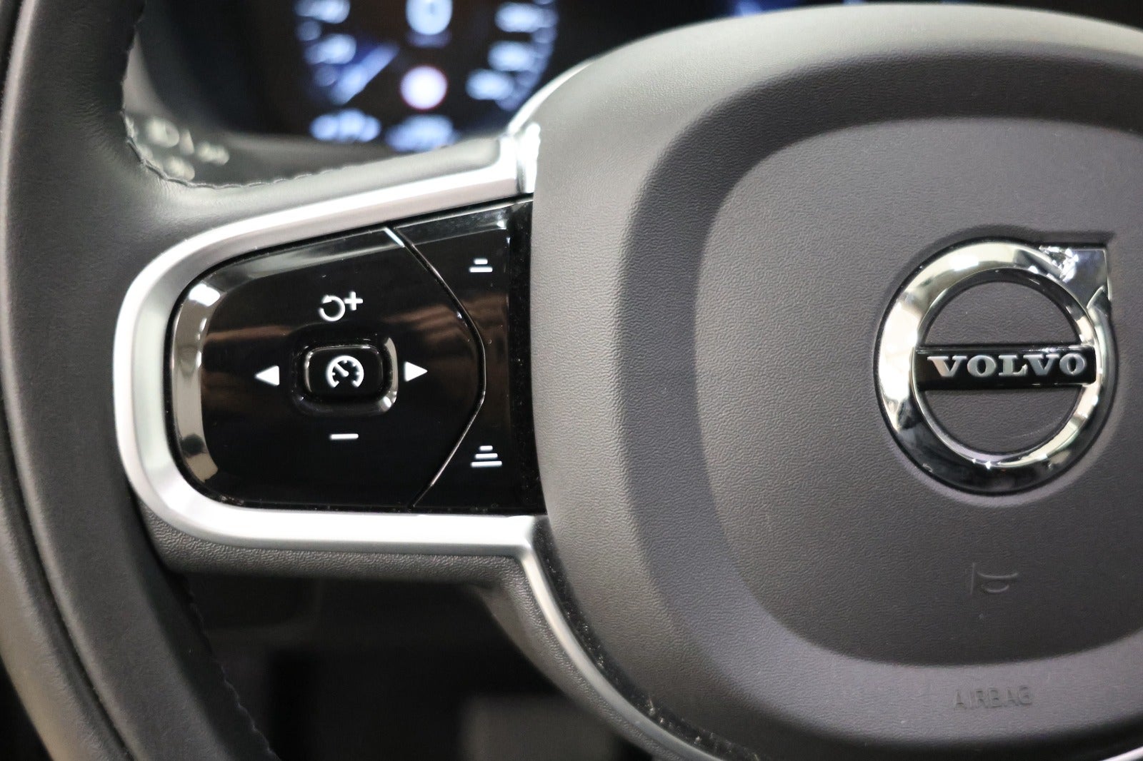 flexleasing-volvo-xc90-20-t8-recharge-inscription-aut-awd-7prs-5d-findleasing