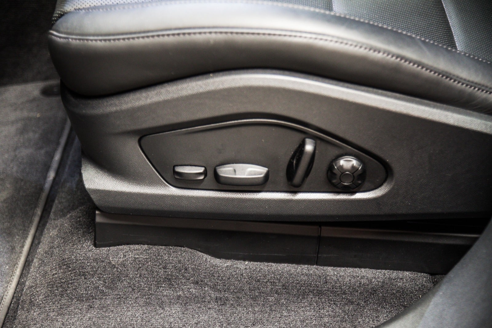 flexleasing-porsche-macan-4-5d-findleasing