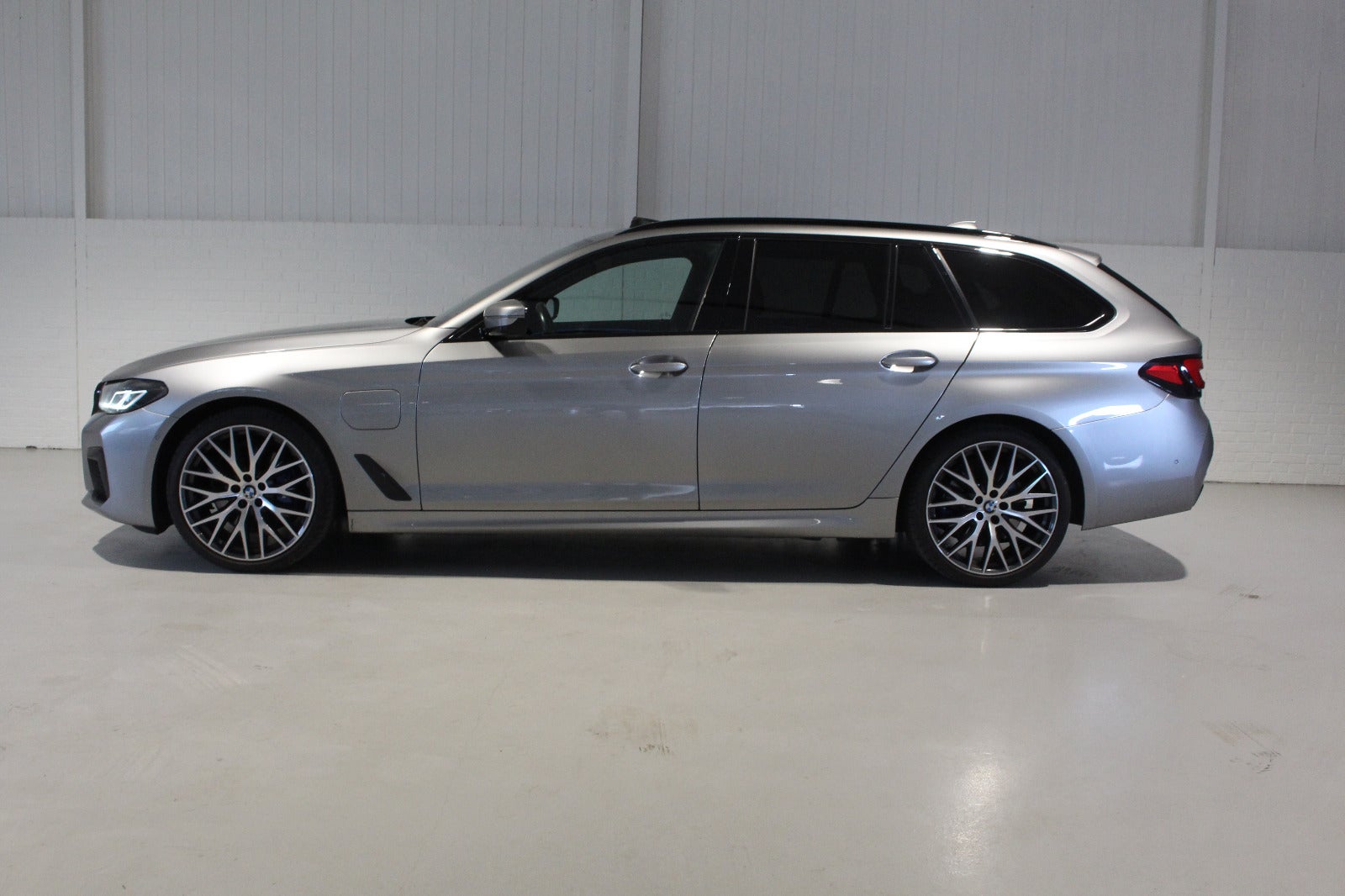 flexleasing-bmw-530e-20-touring-m-sport-xdrive-aut-5d-findleasing