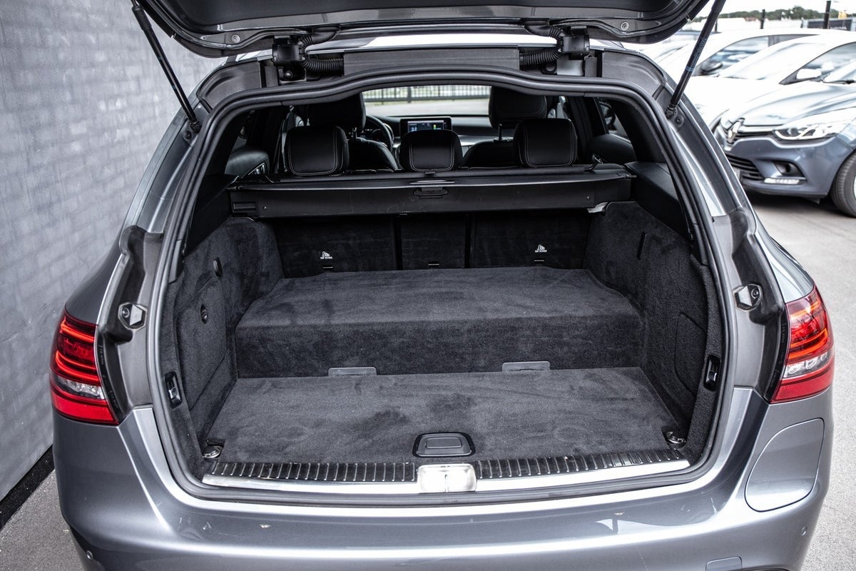 flexleasing-mercedes-c300-e-20-amg-line-night-edition-stc-aut-5d-findleasing