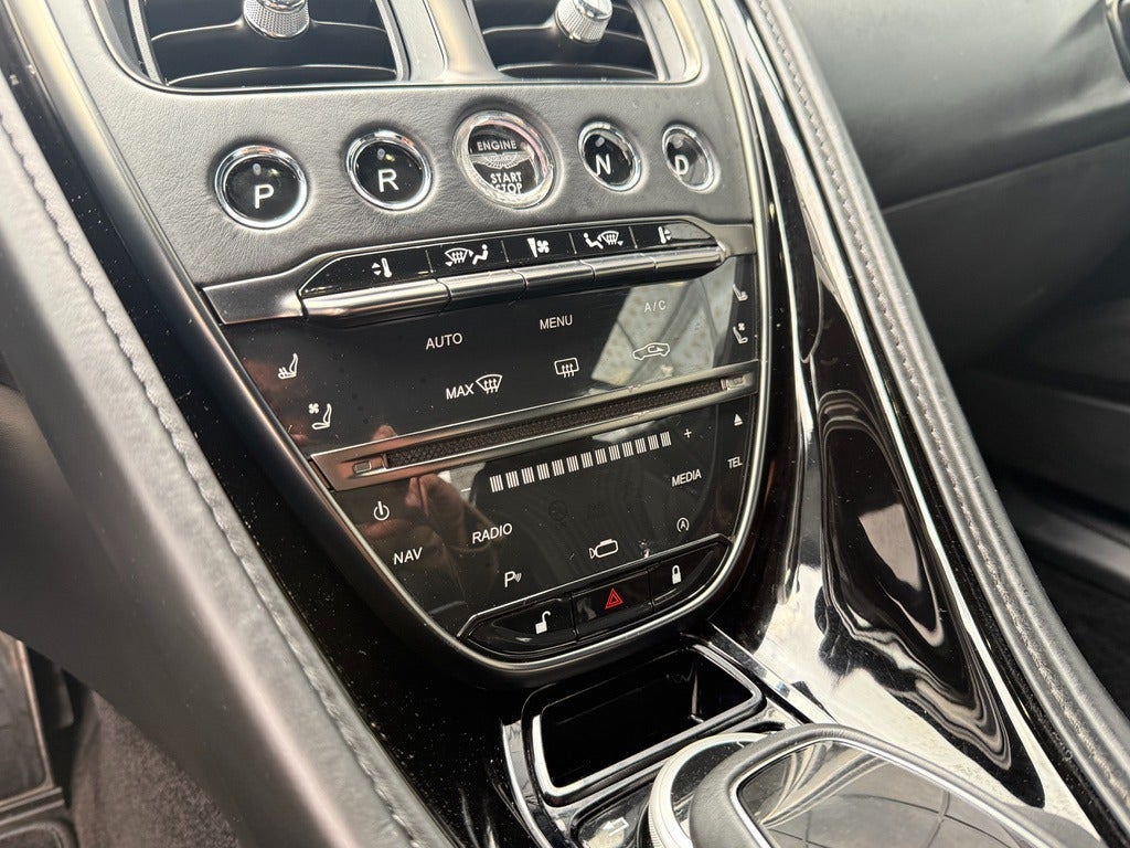 flexleasing-aston-martin-db11-52-v12-coupe-aut-2d-findleasing