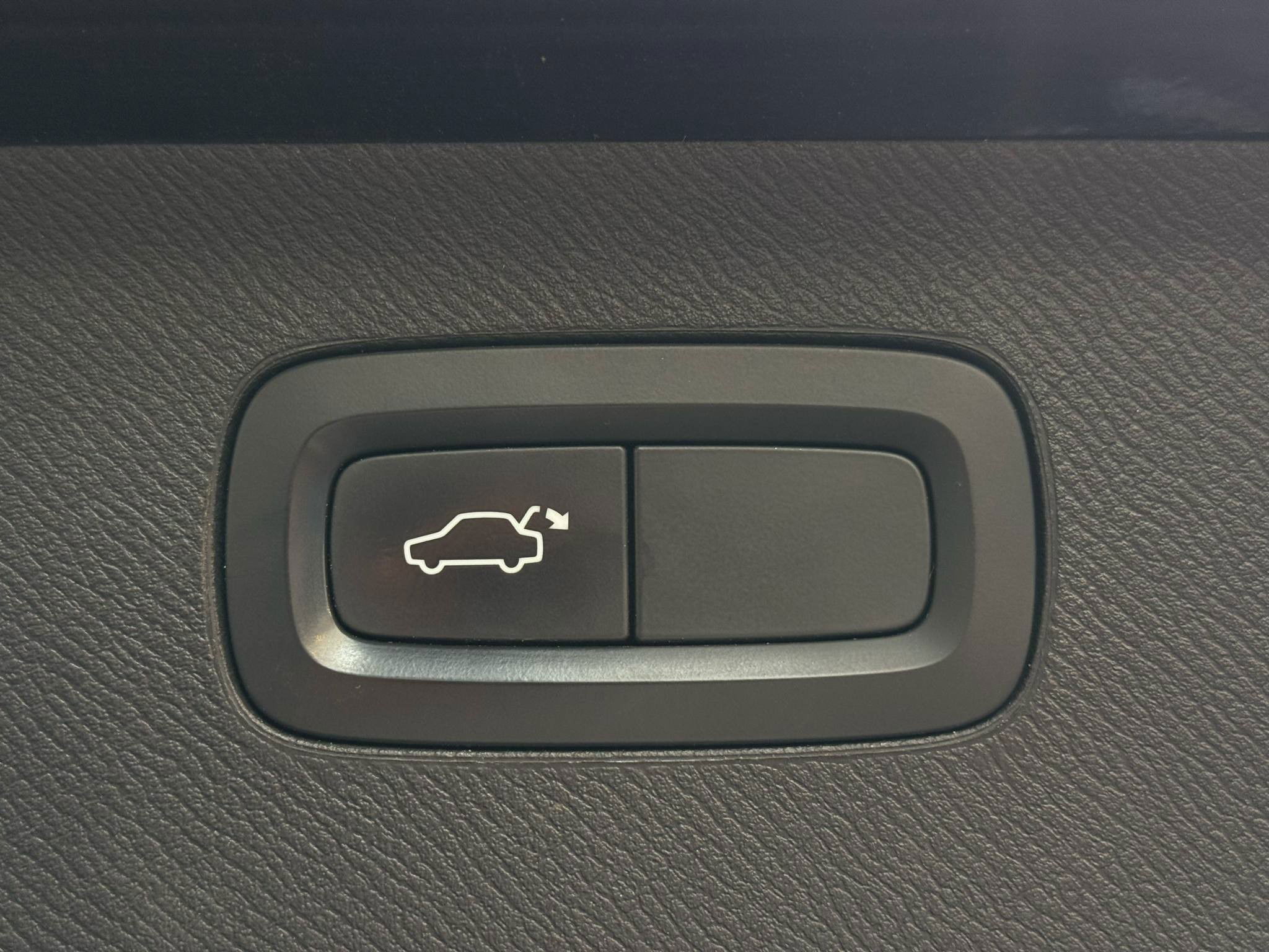 flexleasing-volvo-xc90-xc-90-ii-20-d5-235-hk-awd-automatic-findleasing