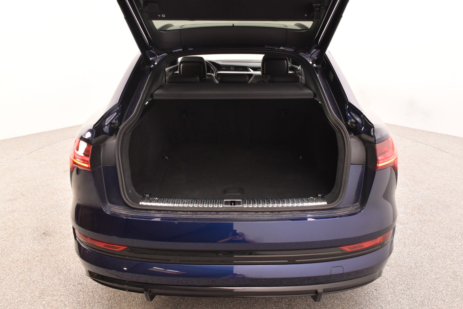 flexleasing-audi-e-tron-55-s-line-sportback-quattro-5d-findleasing