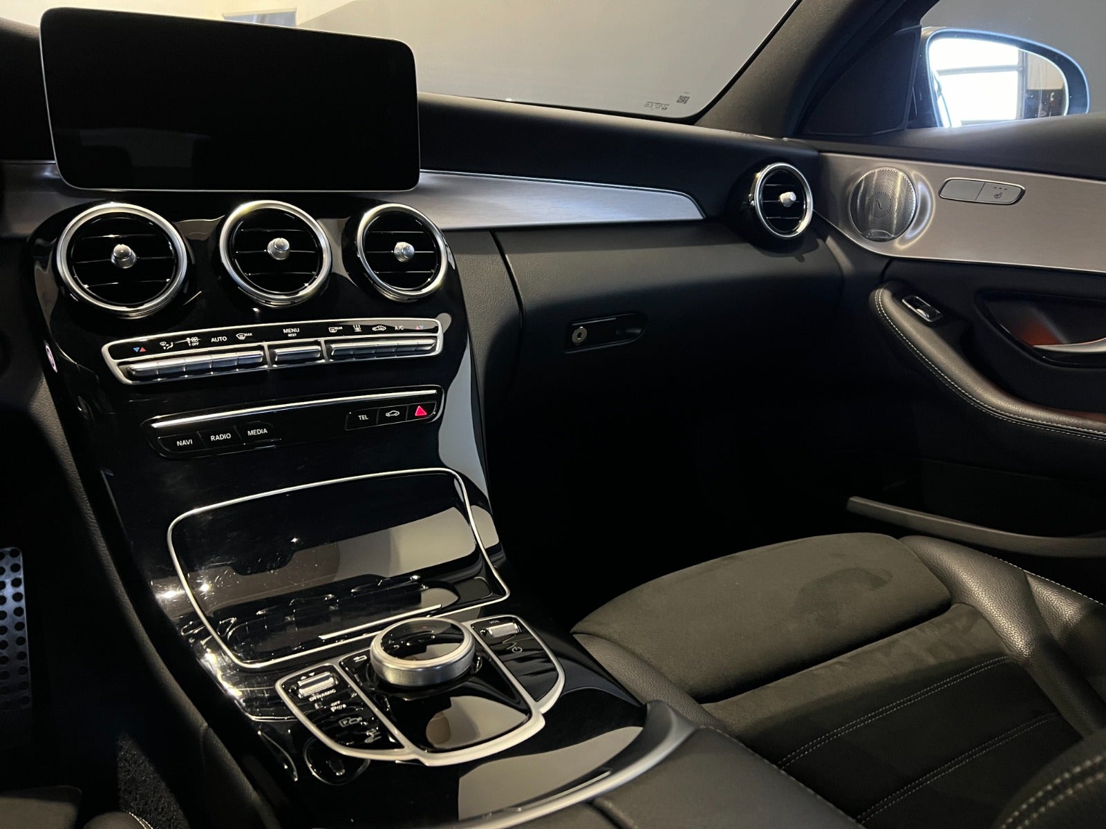 flexleasing-mercedes-c300-de-20-amg-line-stc-aut-5d-findleasing