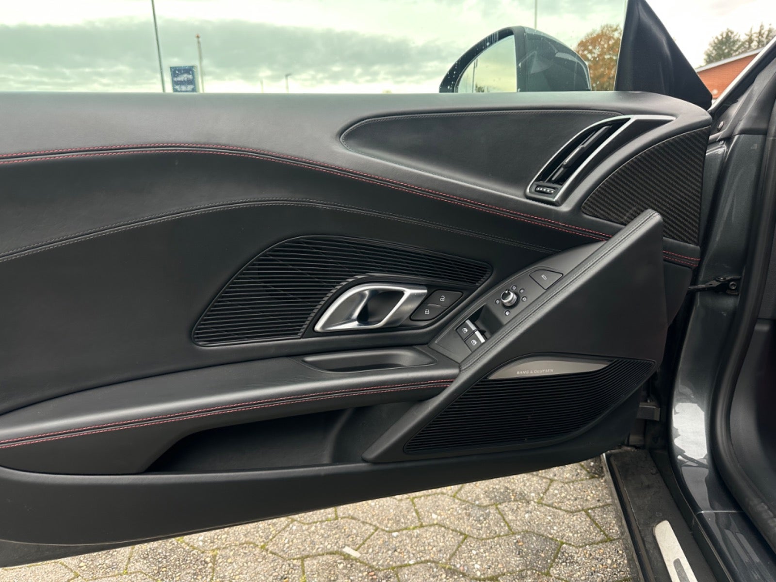 flexleasing-audi-r8-52-fsi-spyder-quattro-s-tr-2d-findleasing