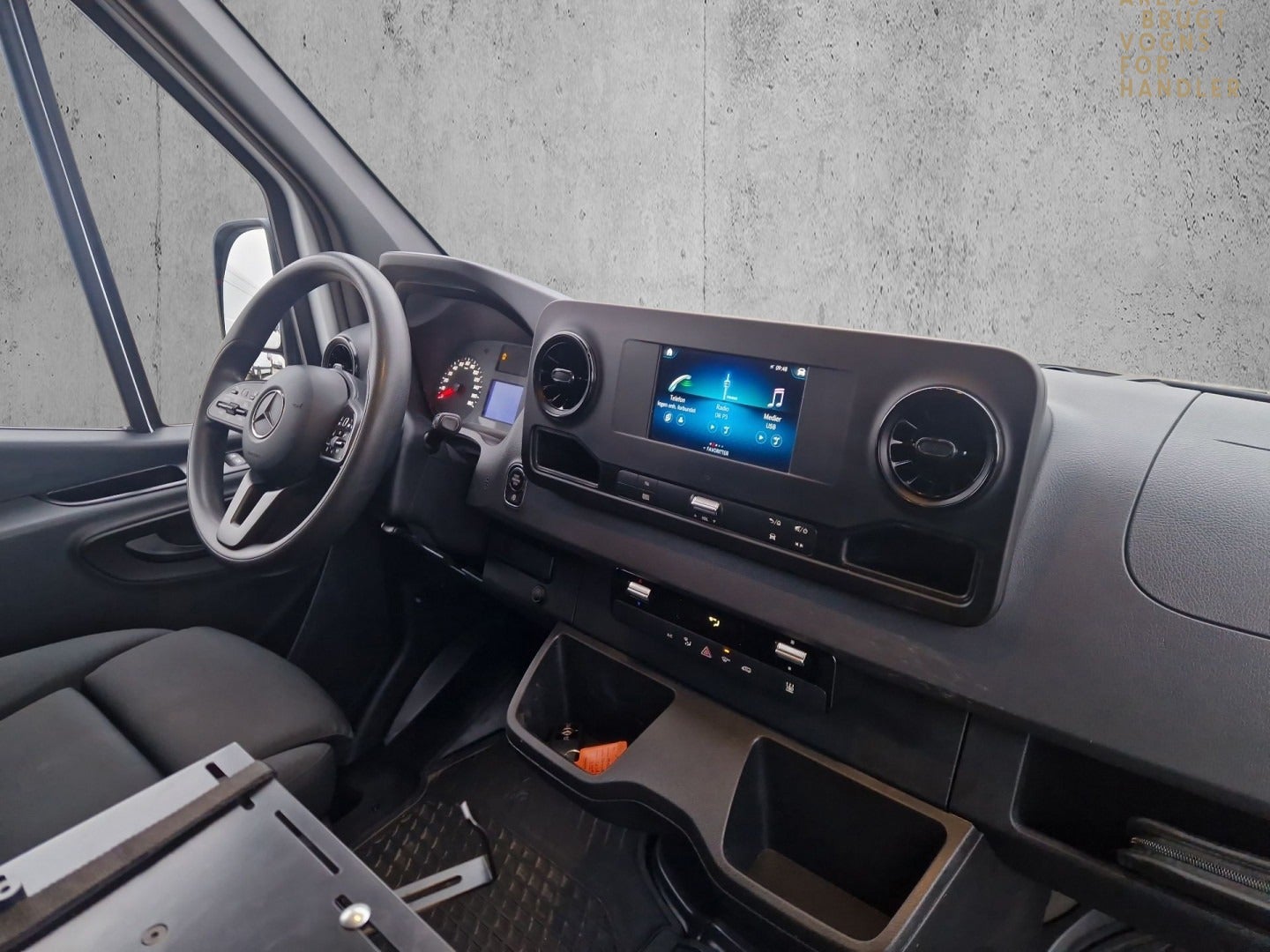 flexleasing-mercedes-sprinter-317-20-cdi-a2-kassevogn-aut-rwd-findleasing