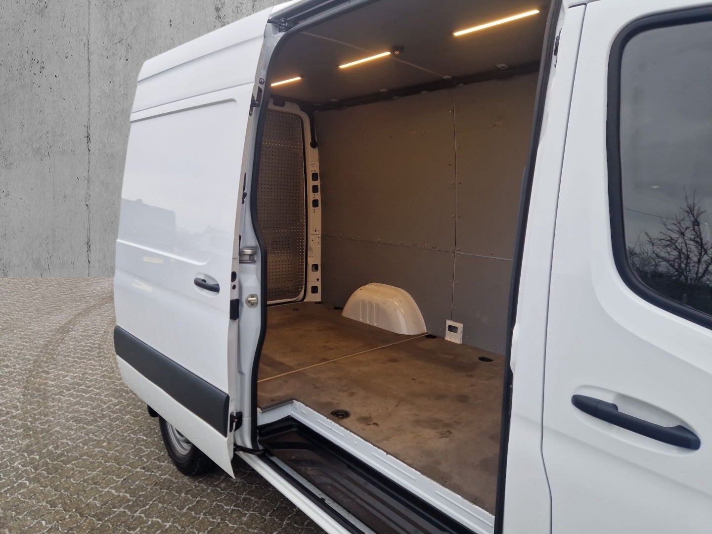 flexleasing-mercedes-sprinter-317-20-cdi-a2-kassevogn-aut-rwd-findleasing